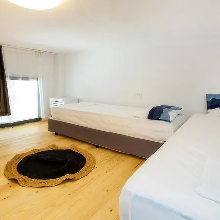 アパートホテル Marti Garden Órmos Prínou