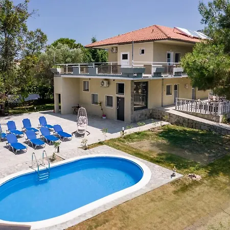 Aparthotel Villa Marti Garden - budget studios Órmos Prínou