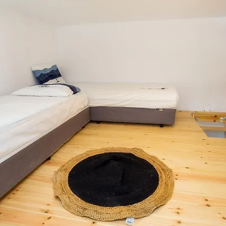 Villa Marti Garden - budget studios 3* Órmos Prínou