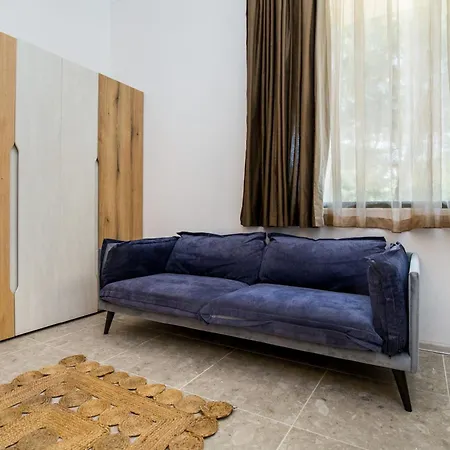 Villa Marti Garden - budget studios Aparthotel 3*