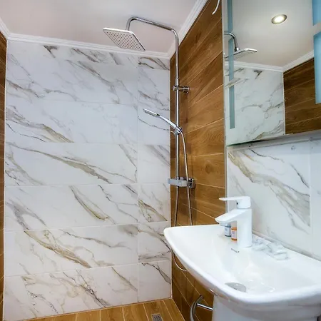 Villa Marti Garden - budget studios Órmos Prínou