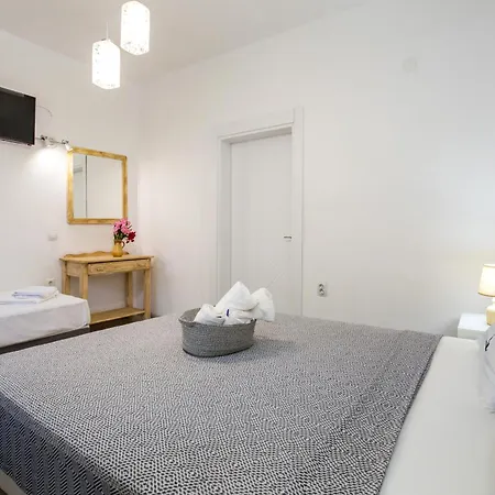 Aparthotel Villa Marti Garden - budget studios Órmos Prínou